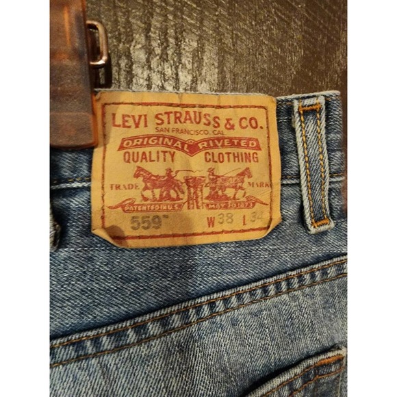 LEVI LEVIS 559 RELAXED STRAIGHT MEN'S JEANS SIZE 38x34 RED TAB - Picture 3 of 4